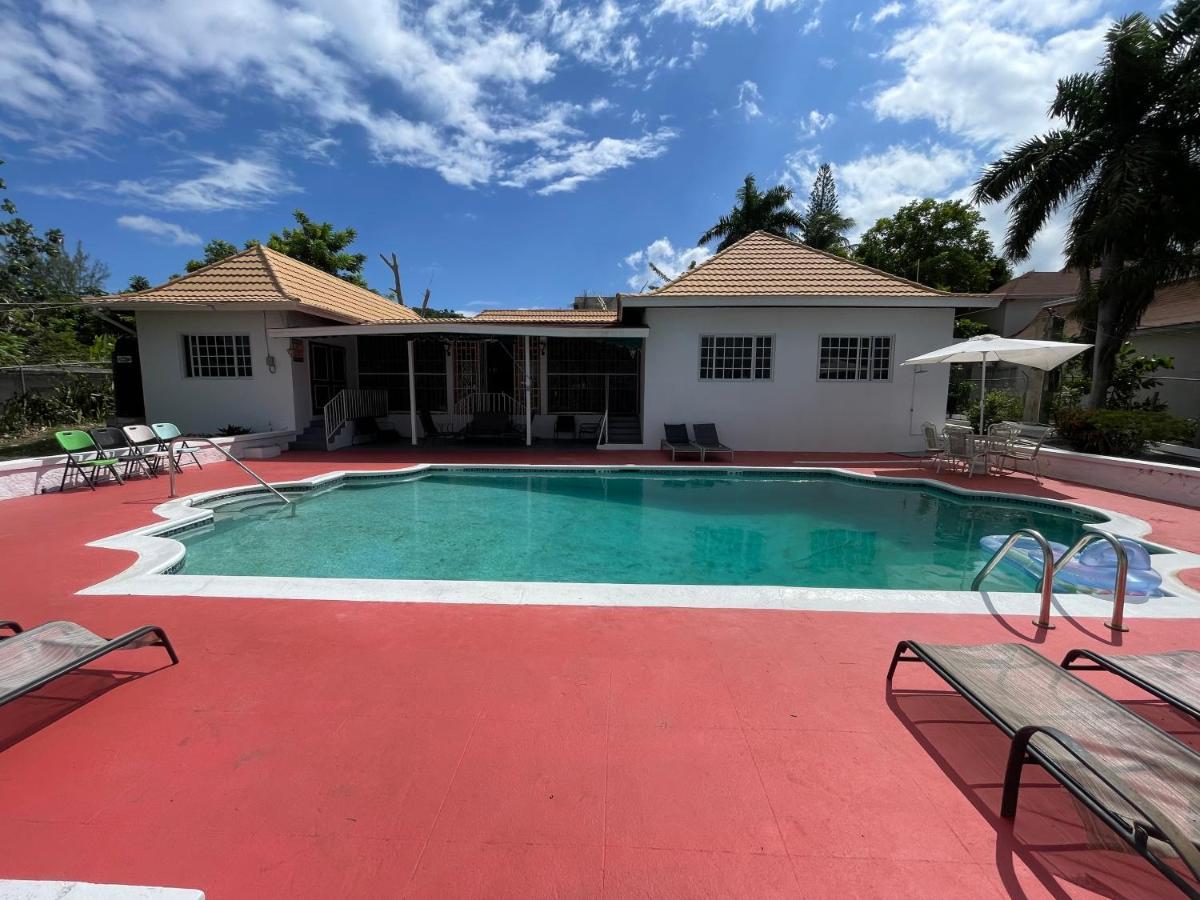 The Lodge @ Peaceful Palms Montego Bay Kültér fotó